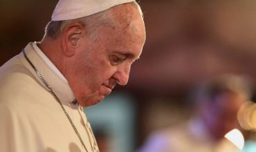 Pápeža požiadali o presunutie synody o mládeži