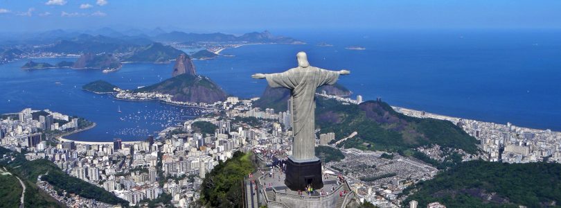 Hlavný favorit na prezidenta podpísal záväzok presadzovať “katolícke hodnoty” v Brazílii