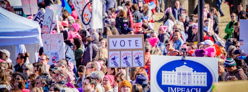 Demokrati získali Snemovňu, Trump Senát. USA čaká chaotické vládnutie