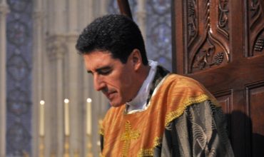 S modlitbou ruženca premenil prázdny kostol v moslimskej štvrti na živú farnosť s 1000 veriacimi na omši.