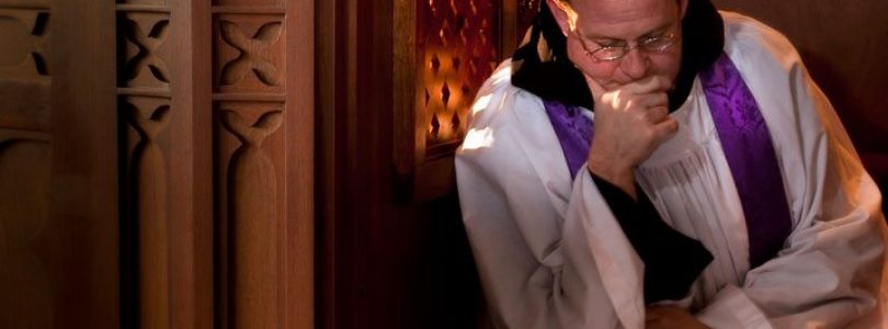 Prečo sa musíme spovedať pred kňazom, aj keď môže byť hriešnejší ako my.