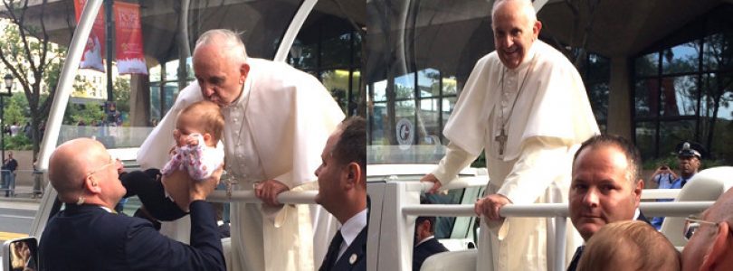 Smrteľne choré dieťa sa po bozku od pápeža zázračne uzdravilo