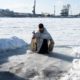 Rusi sa na sviatok Zjavenia Pána ponárajú do mrznúcej vody
