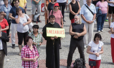 Príhovory arcibiskupa Zvolenského a otca Mariana Kuffu pred NRSR