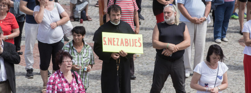 Príhovory arcibiskupa Zvolenského a otca Mariana Kuffu pred NRSR