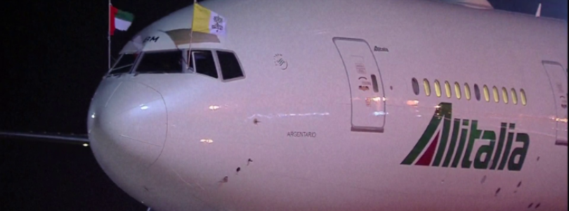 Pápež priletel do Abu Dhabi