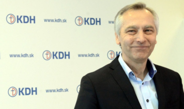 Figeľ chce byť popri vyslancovi EÚ aj europoslanec.  Hlina Figeľa za „starú gardu“ nepovažuje