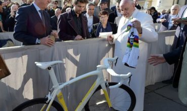 Cyklisti Európy a Afriky u pápeža: Šport učí nevzdávať sa dobrého cieľa