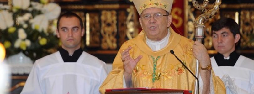 Biskup trnavskej arcidiecézy Ján Orosch sa postavil na stranu Mariána Kuffu