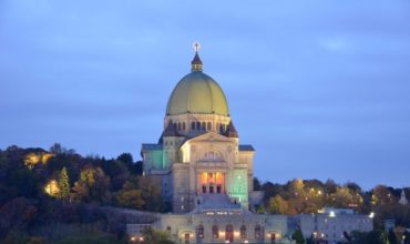 V Montreali bol počas slávenia omše dobodaný kňaz