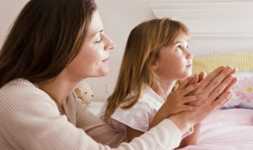 Súd zrušil rozsudok prikazujúci matke zabiť dieťa.