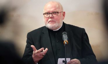 Kardinál Marx chce meniť učenie Jána Pavla II. v otázke celibátu, svätenia žien a sexuálnej morálky.