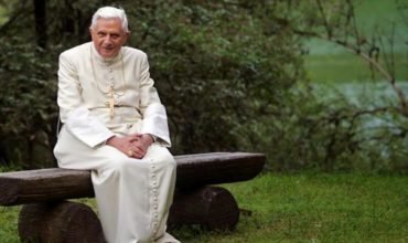 Benedikt XVI. prelomil mlčanie. Homosexualita prenikla do seminárov, moje knihy bolo zakázané čítať.