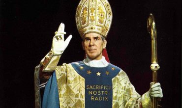 Kardinál Dolan blokujúci 8 rokov svätorečenie arcibiskupa Sheena prehral s jeho rodinou súdny spor