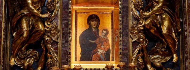 Pred cestou do Bulharska sa pápež modlil pred mariánskou ikonou