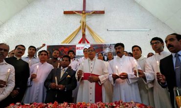 Na prvej omši od bombových útokov vysvätili na Sri Lanke nového kňaza