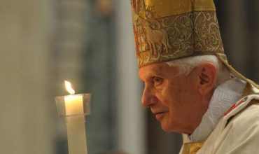 Vatikán poprel, že Benedikt XVI dostal infarkt