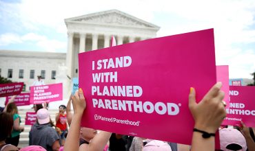 180 amerických firiem prehlásilo, že zabíjať počaté deti je potrebné pre ich biznis