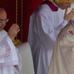 Prečo pred čítaním Písma robíme trikrát znak kríža?