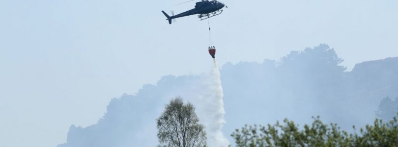Kolumbijský biskup pokropí z helikoptéry svätenou vodou mesto vrážd, aby vyhnal diabla z ulíc
