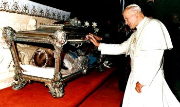 Sv. Mária Goretti: Svätica čo obetovala svoju smrť za obrátenie vlastného vraha