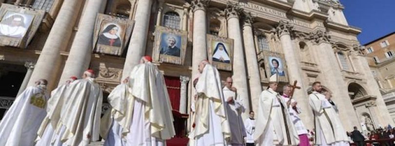 Cirkev má 5 nových svätých