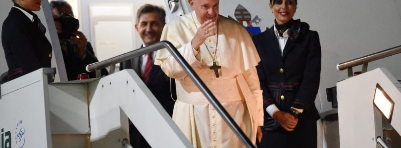 Pápež odletel na týždňovú cestu do Thajska a Japonska, program sa začne vo štvrtok