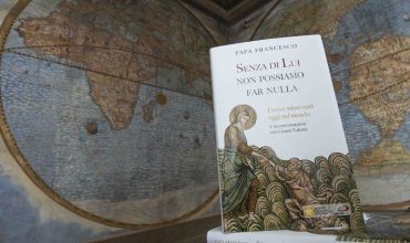 „Mučeníci sú víťazmi, nie obeťami“ – pápež František v novej knihe na tému misií