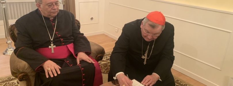 Spoločné vyhlásenie Jeho Eminencie kardinála Raymonda Lea Burkehoa Jeho Excelencie Mons. Jána Oroscha