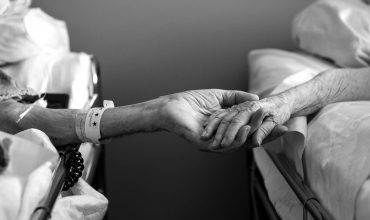 Po 70 rokoch manželstva zomreli manželia pri sebe v priebehu 20 minút