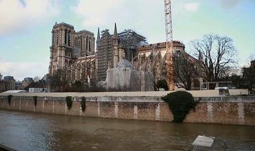 Prvýkrát od Francúzskej revolúcie sa v Notre Dame neslávia Vianoce