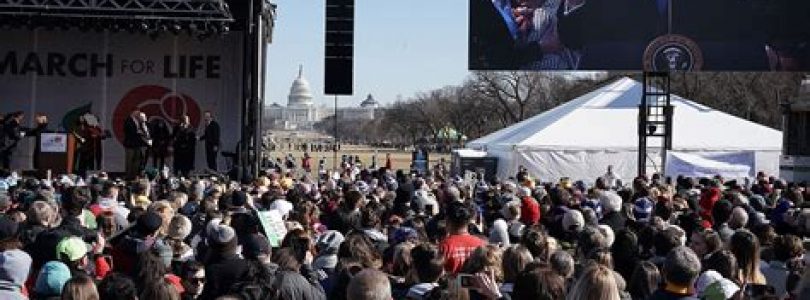 Trump v historickom prejave: Porazíme tých, čo ničia počatý život