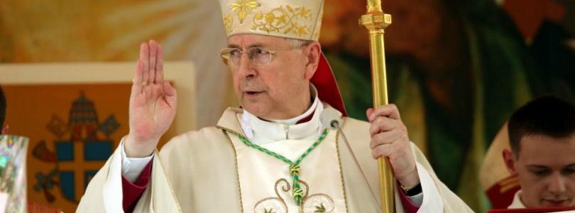 Poľskí biskupi: “Je nepredstaviteľné zatvárať kostoly.” Právoslávni: “Eucharistia nezabíja a nespôsobuje choroby.”