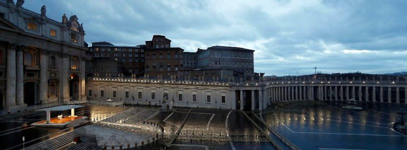 Homília pápeža Františka pri Urbi et Orbi: Víťazné zbrane sú modlitba a tichá služba