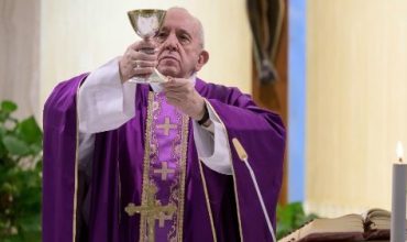 Modliť sa s obnaženou dušou – ranná homília v sobotu 21. marca