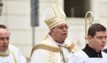 Arcibiskup Orosch: Vnímam vrelú túžbu veriacich po svätých omšiach