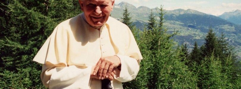 Pápež František bude 18. mája sláviť omšu nad hrobom sv. Jána Pavla II.