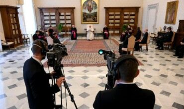 Posolstvo Svätého Otca na Deň médií: „Aby si rozprával svojim deťom a vnukom“