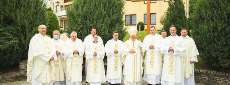 Vo viacerých diecézach Slovenska sa konali kňazské a diakonské vysviacky