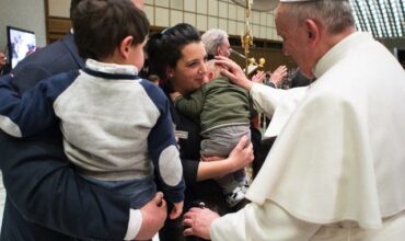 Svätý Otec František v júlovom úmysle pozýva k modlitbe za rodiny