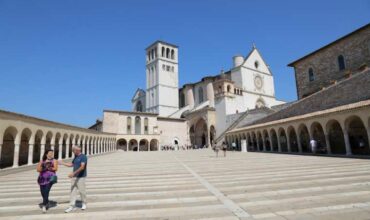 Taliani rátajú  na pútnických miestach straty