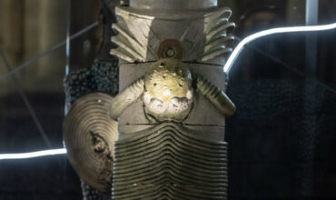 Zabudnite na nežný pohľad Panny Márie, sv. Jozefa a anjelov. Vo Vatikáne vystavili príšery