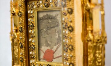 Dnes bude Slovensku opäť udelené požehnanie relikviou Kristovej krvi z paluby lietadla – VÝZVA K PRIPOJENIU SA V MODLITBE